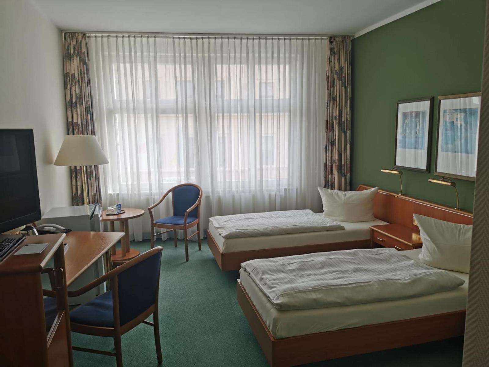 Hotel Kaiserhof Fürstenwalde Esterno foto