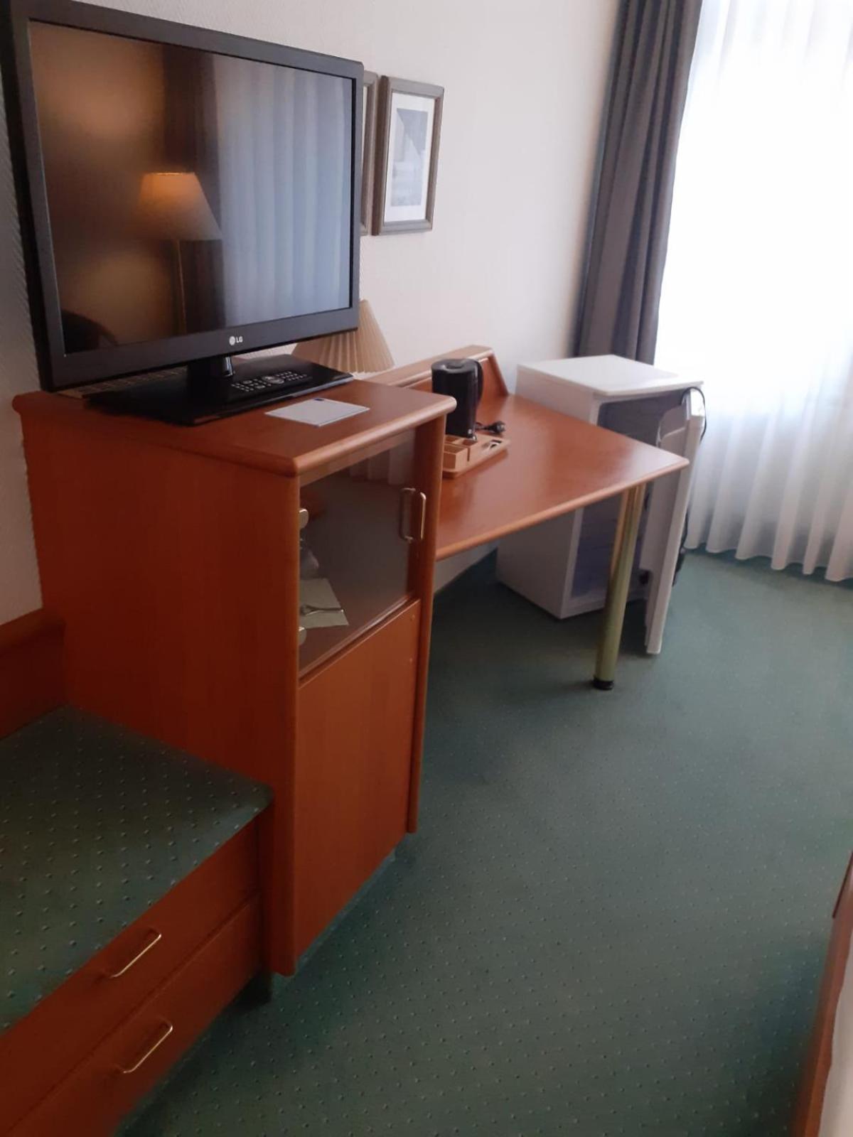 Hotel Kaiserhof Fürstenwalde Esterno foto