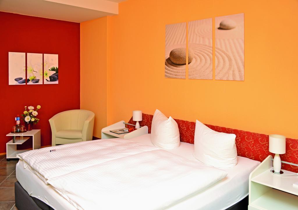 Hotel Kaiserhof Fürstenwalde Esterno foto